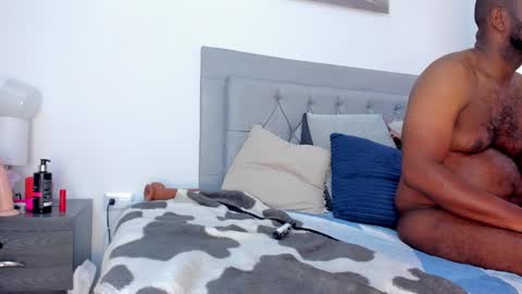 Idaly and Carlos online show from September 2025 02:17:01 PM