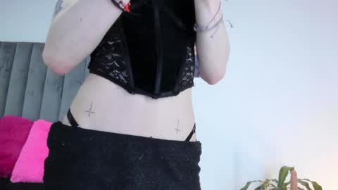    online show from January 2025 01:00:01 PM