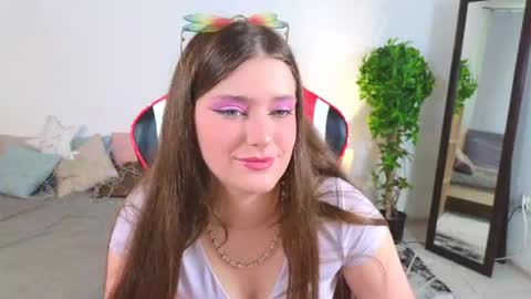 Snapshot of batty_sweetie chatting on July 2026 07:45:02 AM Jessica online show from July 2026 07:45:02 AM