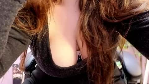 Snapshot of battymoll chatting on March 2026 04:02:02 PM battymoll online show from March 2026 04:02:02 PM