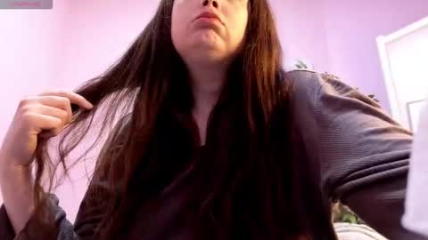 Snapshot of battymoll chatting on March 2026 04:10:01 PM battymoll online show from March 2026 04:10:01 PM