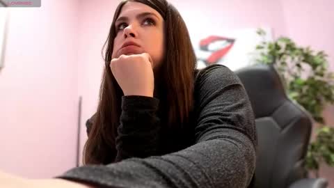 Snapshot of battymoll chatting on March 2026 03:48:01 PM battymoll online show from March 2026 03:48:01 PM