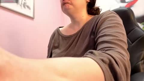 Snapshot of battymoll chatting on March 2026 03:40:01 PM battymoll online show from March 2026 03:40:01 PM