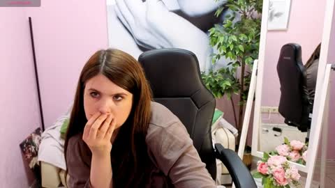 Snapshot of battymoll chatting on April 2026 03:42:02 PM battymoll online show from April 2026 03:42:02 PM