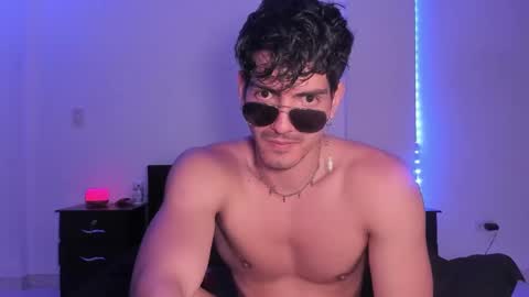 Valentino online show from January 2025 01:06:01 AM