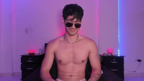 Valentino online show from January 2025 03:31:01 AM