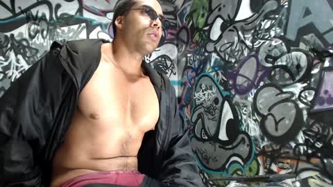 Snapshot of bbc_monster1 chatting on December 2024 11:04:01 PM Justin online show from December 2024 11:04:01 PM