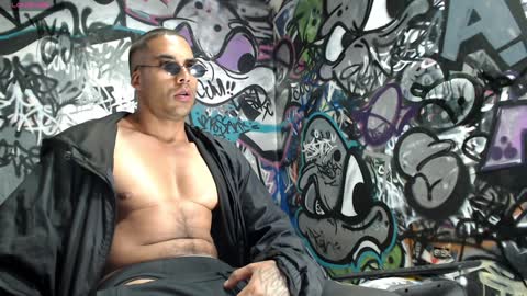 Snapshot of bbc_monster1 chatting on December 2024 10:43:02 PM Justin online show from December 2024 10:43:02 PM