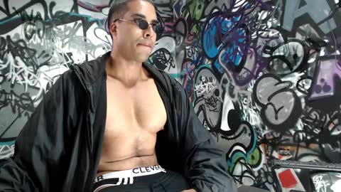 Snapshot of bbc_monster1 chatting on February 2025 09:40:01 PM Justin online show from February 2025 09:40:01 PM