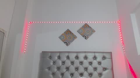 Andrew  online show from December 2025 07:11:02 PM