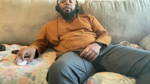 Snapshot of bbcfun44 chatting on January 2025 06:20:01 PM Zaddy online show from January 2025 06:20:01 PM