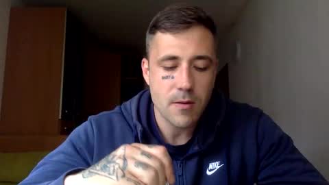 Snapshot of bbnamelezz chatting on April 2026 05:06:01 PM BB Namelezz online show from April 2026 05:06:01 PM