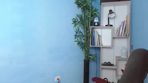 Charlote online show from February 2025 06:04:02 PM