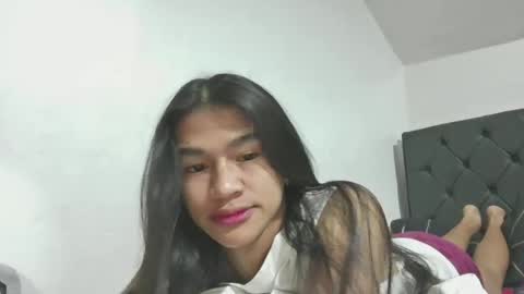 Snapshot of bbygrlamerah chatting on June 2026 06:21:01 PM SEXY TRIO online show from June 2026 06:21:01 PM