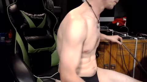 bchillin28 online show from April 2026 02:53:01 AM