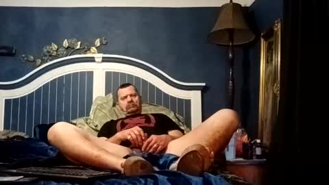 Snapshot of beaatoffbob chatting on November 2025 05:17:01 PM beaatoffbob online show from November 2025 05:17:01 PM