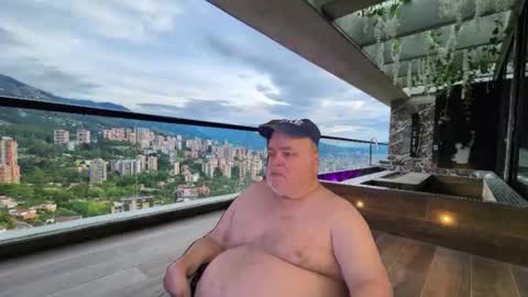 Snapshot of bear4muscle chatting on January 2026 07:08:02 PM Dookie online show from January 2026 07:08:02 PM