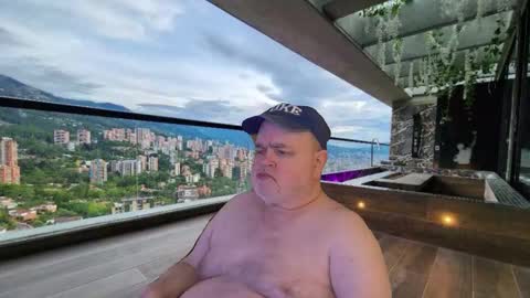 Snapshot of bear4muscle chatting on January 2026 12:16:02 AM Dookie online show from January 2026 12:16:02 AM