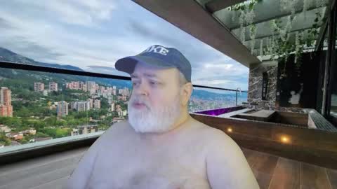 Snapshot of bear4muscle chatting on March 2026 10:40:01 PM Dookie online show from March 2026 10:40:01 PM