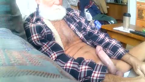 Snapshot of beardbushy chatting on February 2025 02:27:02 PM beardbushy online show from February 2025 02:27:02 PM