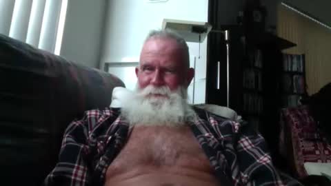 beardbushy online show from October 2025 04:30:02 PM