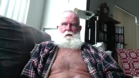 Snapshot of beardbushy chatting on May 2026 03:39:02 PM beardbushy online show from May 2026 03:39:02 PM