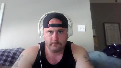 Snapshot of bearded4urpleasure chatting on April 2026 09:21:02 PM bearded4urpleasure online show from April 2026 09:21:02 PM