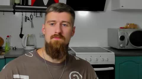 Snapshot of bearded_legend chatting on September 2025 11:37:01 PM Zeus online show from September 2025 11:37:01 PM