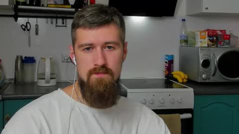 Snapshot of bearded_legend chatting on October 2025 10:40:01 PM Zeus online show from October 2025 10:40:01 PM