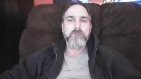 Snapshot of beardedambition chatting on December 2024 03:44:01 AM beardedambition online show from December 2024 03:44:01 AM