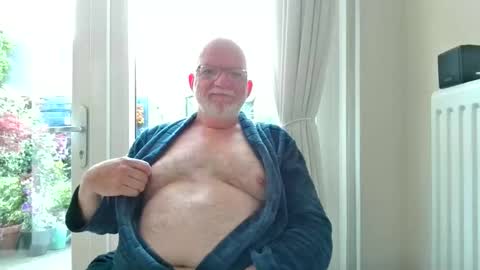Snapshot of beardman916444 chatting on May 2026 05:01:02 AM Beardman online show from May 2026 05:01:02 AM
