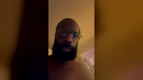 Snapshot of bearmeat4you chatting on March 2026 10:37:02 AM bearmeat4you online show from March 2026 10:37:02 AM