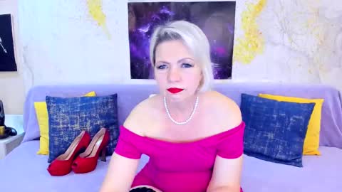 Snapshot of beatifullhellenx chatting on December 2025 08:07:02 PM BeatifullHellen online show from December 2025 08:07:02 PM