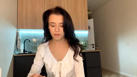 Katie online show from October 2025 07:05:02 AM