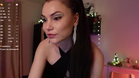 Bzzz Bea online show from December 2024 10:13:01 PM