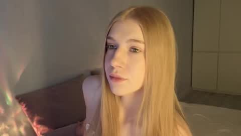 Snapshot of beatricemoonlight chatting on March 2026 11:15:02 AM My name is Beatrice Like my broadcast pls 3 online show from March 2026 11:15:02 AM