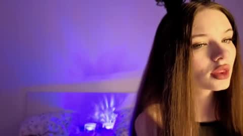 Snapshot of beatricemoonlight chatting on May 2026 08:11:01 AM My name is Beatrice Like my broadcast pls 3 online show from May 2026 08:11:01 AM
