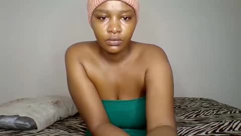 Snapshot of beautiful_and_lovely chatting on February 2026 06:42:01 AM Chelsea and Raymond online show from February 2026 06:42:01 AM