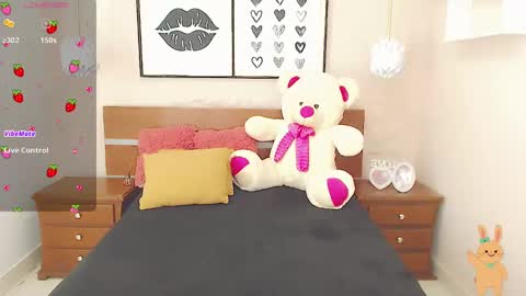Snapshot of beautty_pink chatting on December 2024 08:04:01 PM beautty_pink online show from December 2024 08:04:01 PM