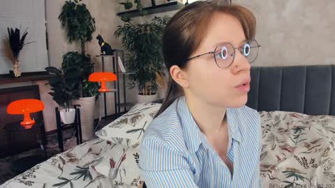 Snapshot of beauty_future chatting on February 2025 04:25:01 PM Nicole online show from February 2025 04:25:01 PM