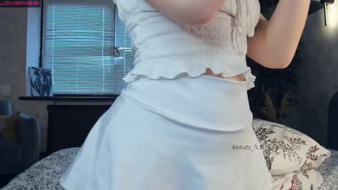 Snapshot of beauty_future chatting on February 2025 09:50:02 AM Nicole online show from February 2025 09:50:02 AM