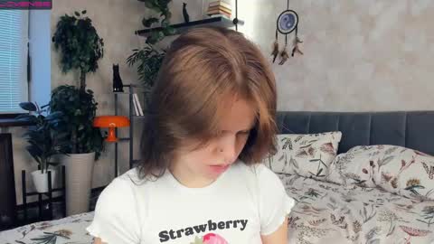 Snapshot of beauty_future chatting on February 2025 06:06:01 AM Nicole online show from February 2025 06:06:01 AM