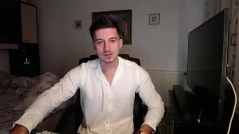 Mia and Jake online show from November 2025 07:49:01 AM