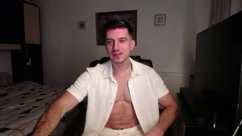 Mia and Jake online show from January 2026 01:02:01 PM