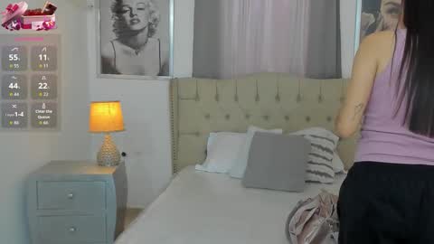 Ariana Reyes online show from September 2025 12:30:01 PM