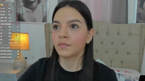 Ariana Reyes online show from November 2025 12:44:02 PM