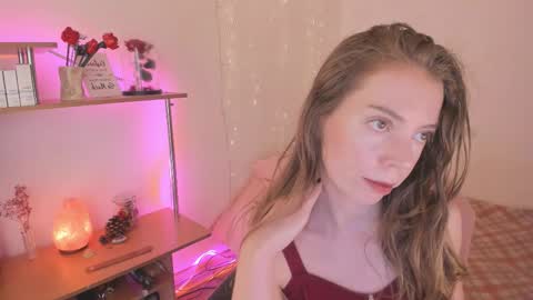 Eliise online show from September 2025 09:01:02 AM