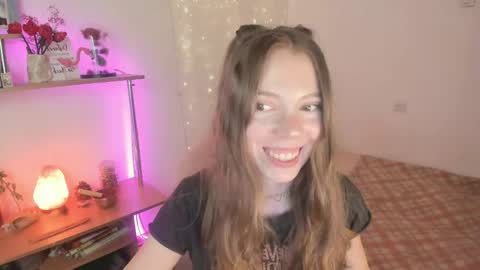 Snapshot of beautyeliise chatting on April 2026 02:04:02 PM Eliise online show from April 2026 02:04:02 PM