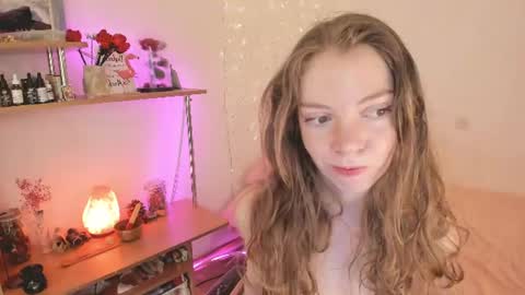 Snapshot of beautyeliise chatting on June 2026 07:43:01 AM Eliise online show from June 2026 07:43:01 AM