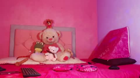 Snapshot of beautyqueen__ chatting on January 2025 09:06:01 PM BeautyMaffe online show from January 2025 09:06:01 PM